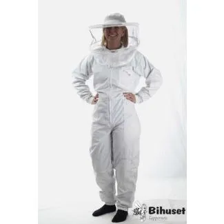 Heldragt Med Hat Og Slør