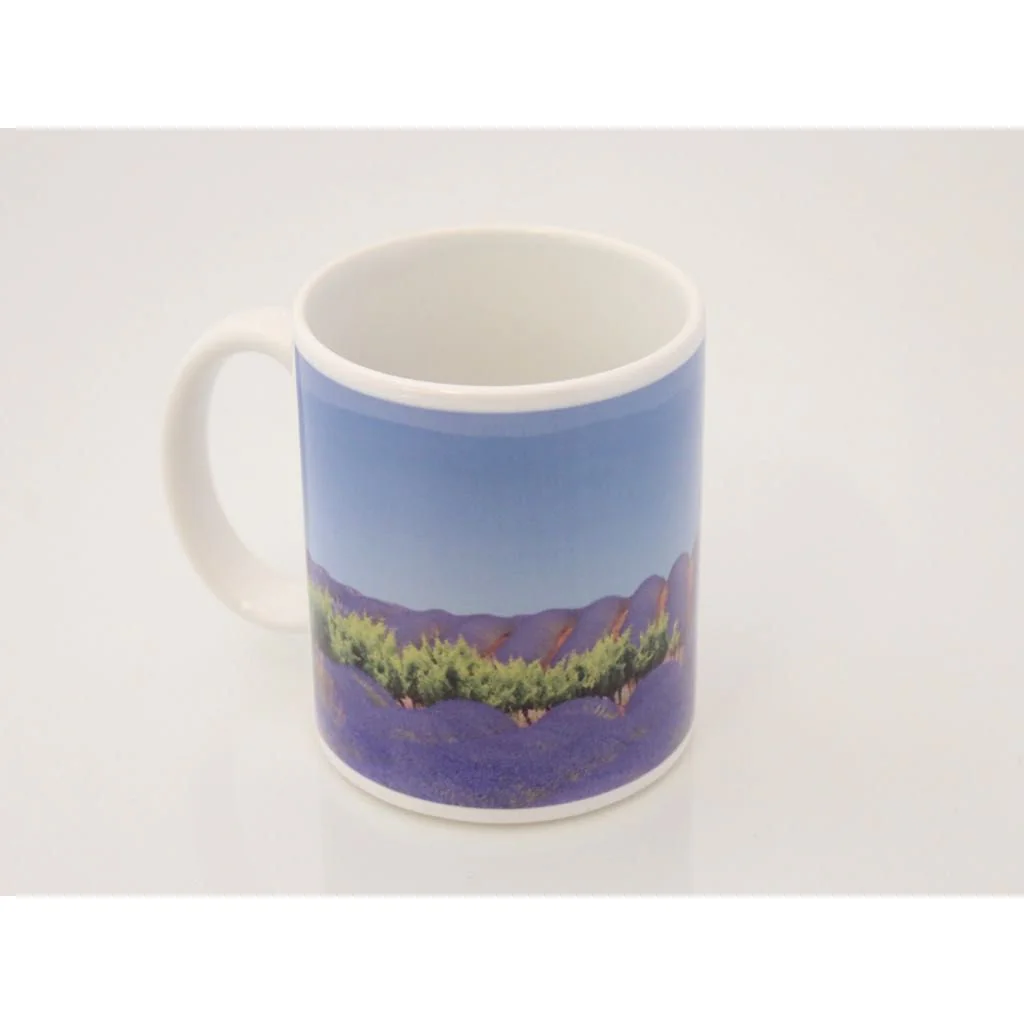 Flot kaffekrus med blomsterhav